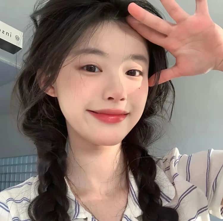 浪漫唯美治愈系真人照片女生头像 慵懒偏冷淡风微信女头_16