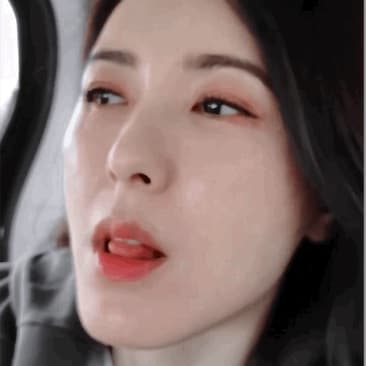 大美女曾黎吐舌头太可爱了gif动态图 颜值真的高