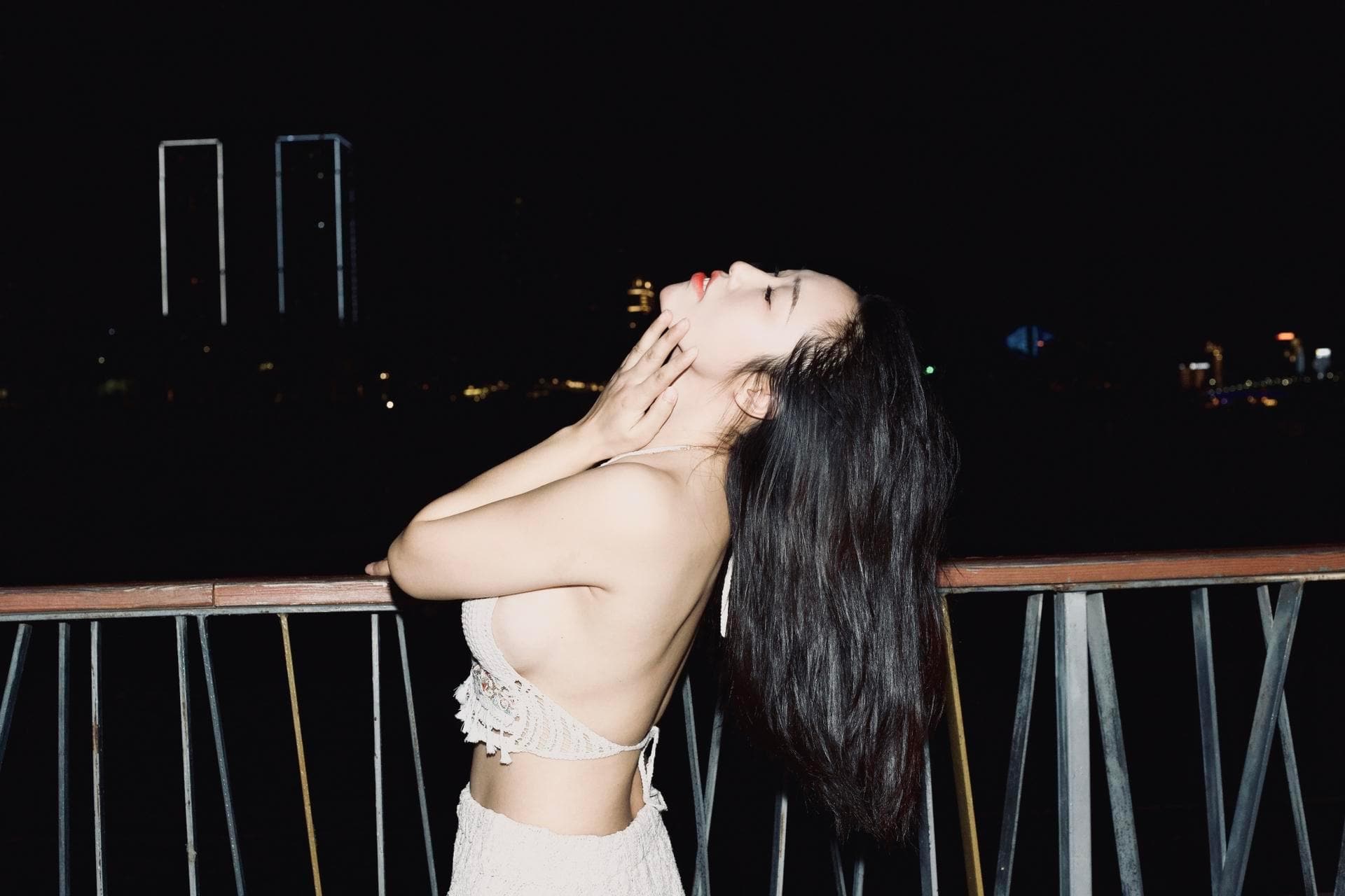 女朋友特别闷骚很吸引别人怎么办？_2