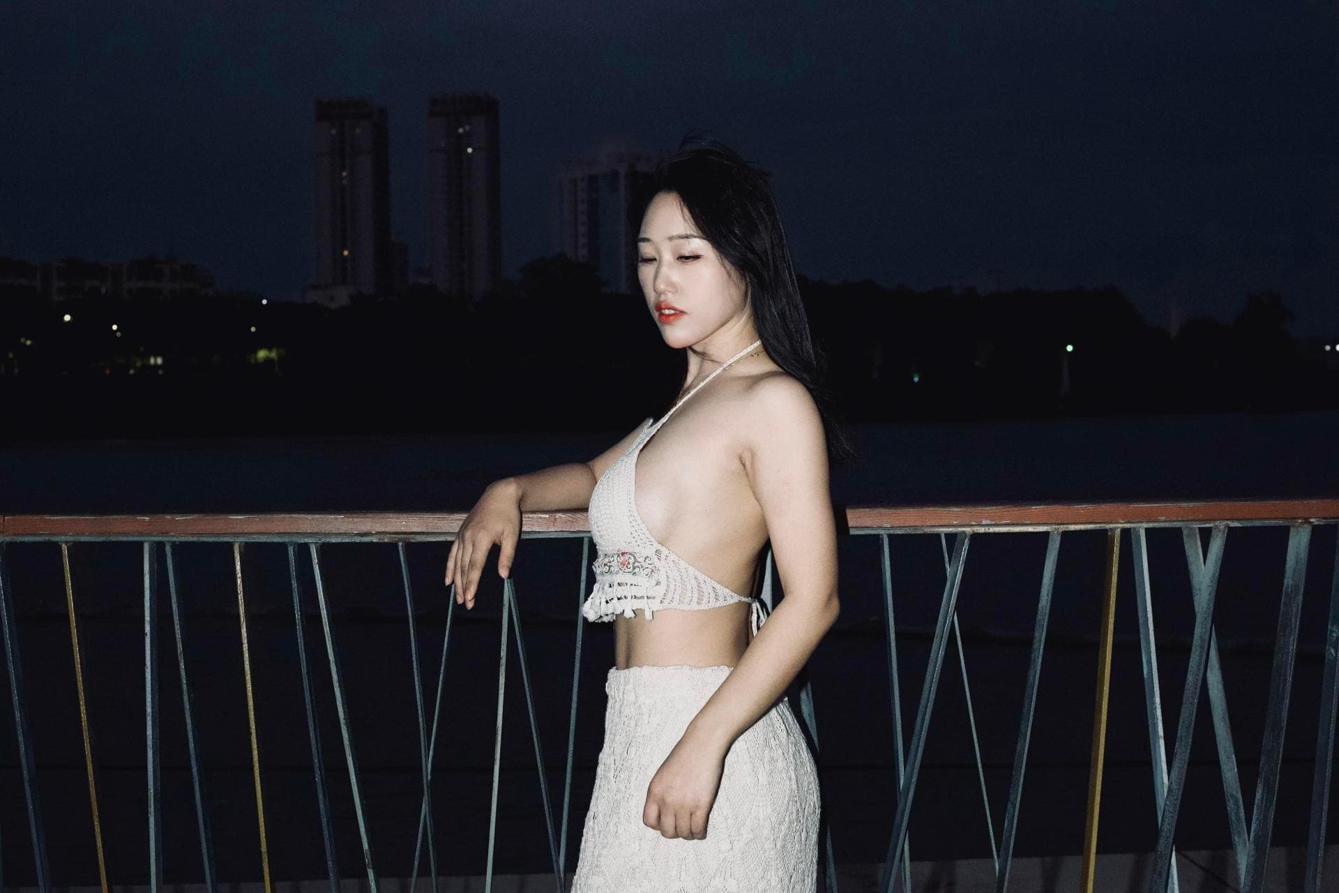 女朋友特别闷骚很吸引别人怎么办？_3