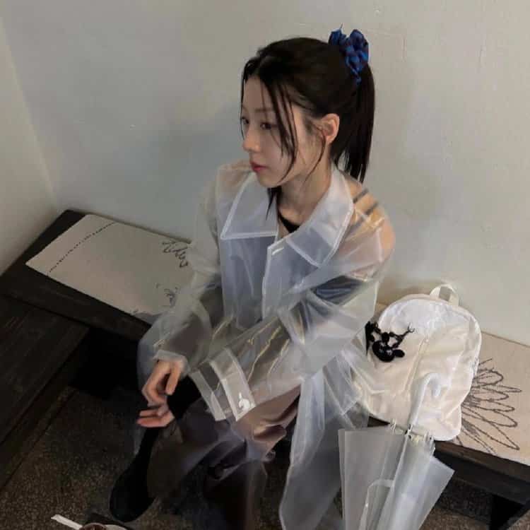 适合秋天的氛围感真实照片女生头像 不容易撞的小众女头_7