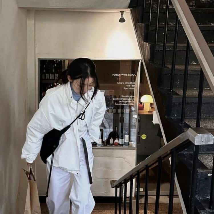 适合秋天的氛围感真实照片女生头像 不容易撞的小众女头_11