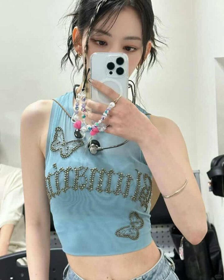 适合秋天的氛围感真实照片女生头像 不容易撞的小众女头_6