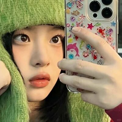 NewJeans成员Hanni范玉欣自拍生活照女生微信头像高清图