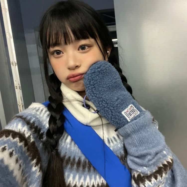 NewJeans成员Hanni范玉欣自拍生活照女生微信头像高清图_5
