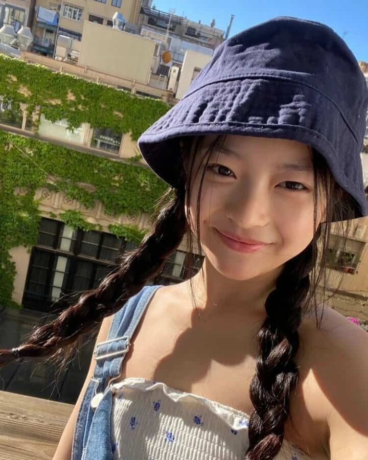 NewJeans成员Hanni范玉欣自拍生活照女生微信头像高清图_11