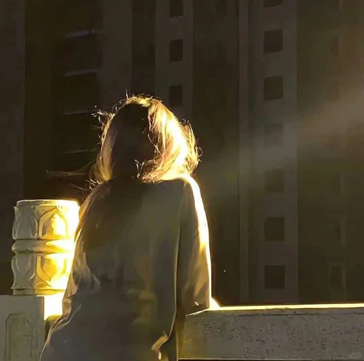 真人照片清冷破碎感女生头像 ins高级质感小众女头_6