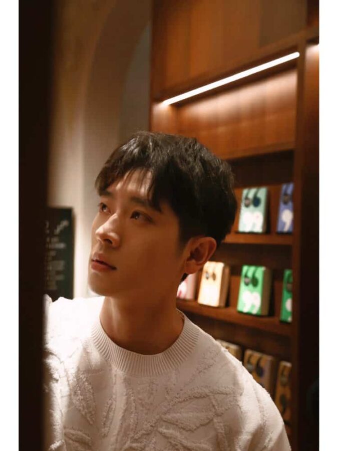 宫尚角丞磊黑色短发帅气照片男生头像 高质量氛围感男头_23