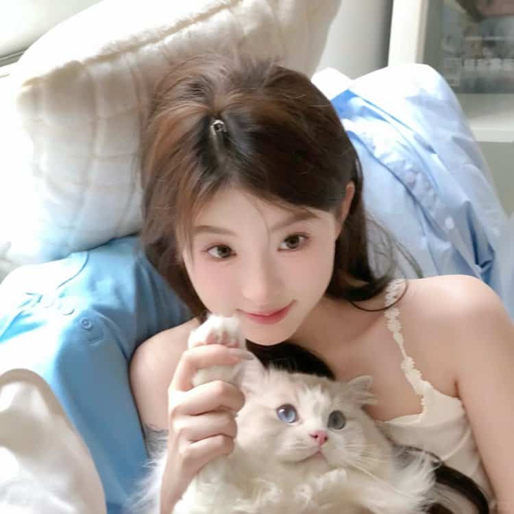 日系长发女孩和猫合照女生头像_13