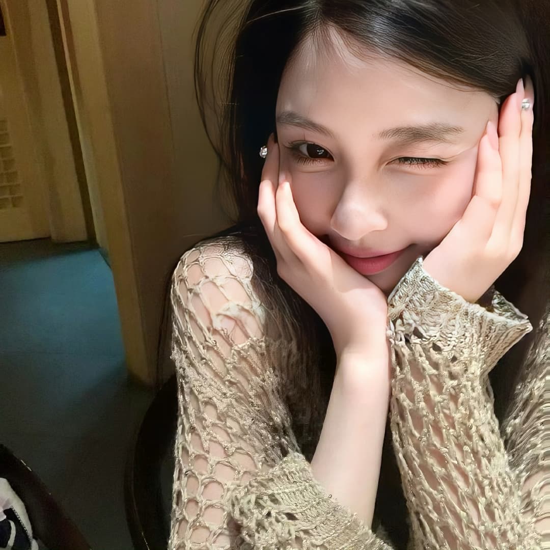 𝙒𝙚𝘾𝙝𝙖𝙩纯欲怼脸女生头像 ​​,怼脸拍很好看的女生头像_1