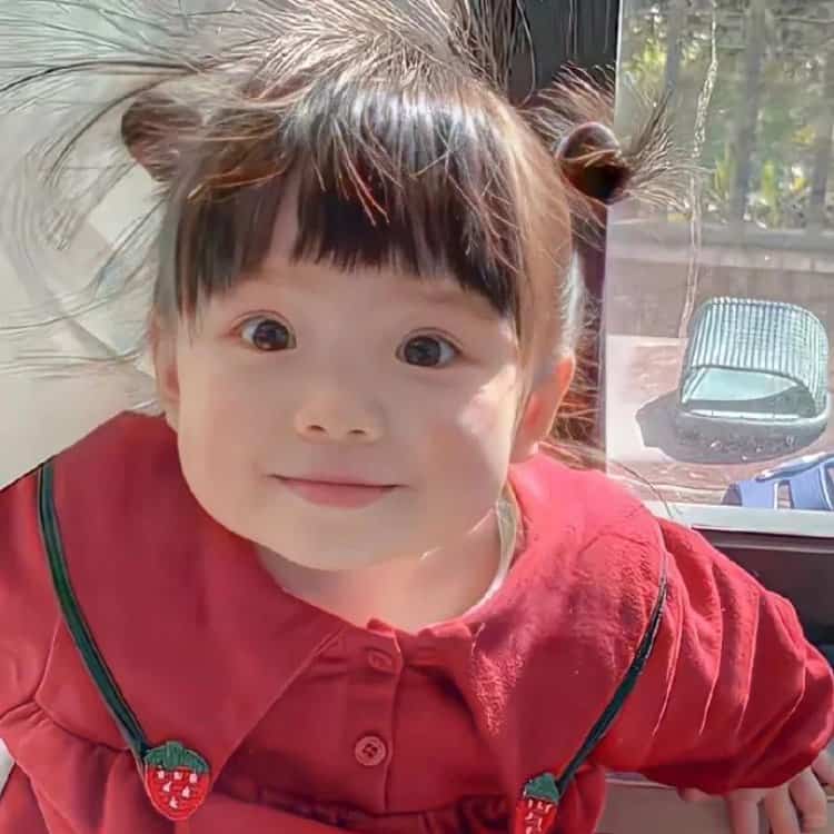 可爱萌萌哒小女孩真人照片女生头像 可爱又不幼稚的女头_4