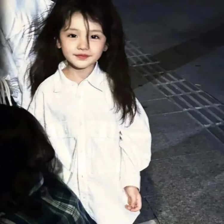 可爱萌萌哒小女孩真人照片女生头像 可爱又不幼稚的女头_6