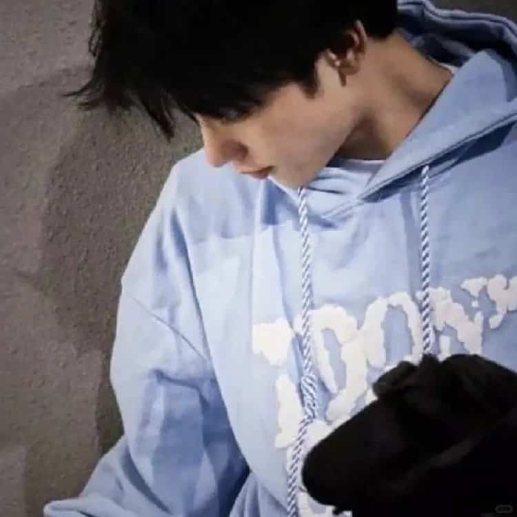真人清冷氛围感男生头像 永久不换冷门男头 头像越怪本人越帅_11