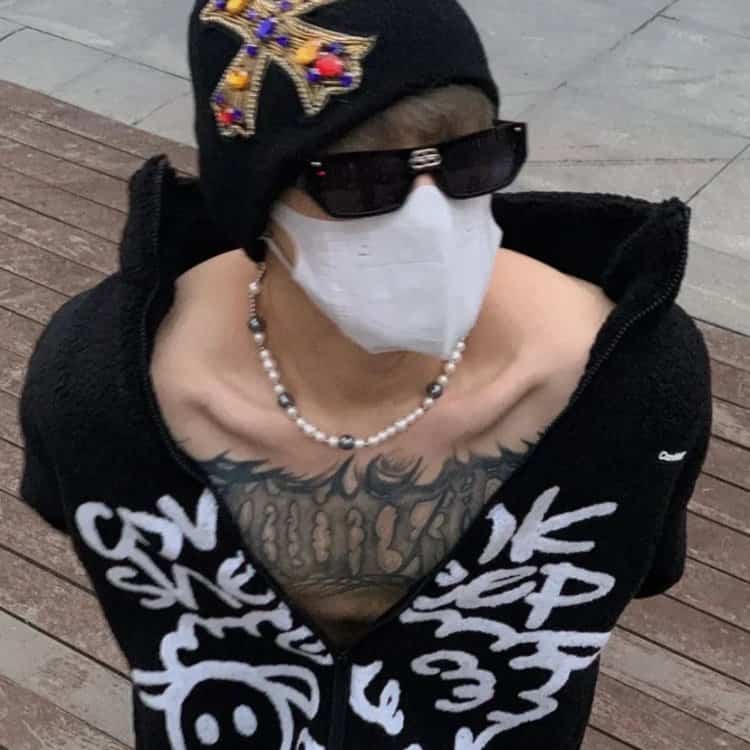 真人清冷氛围感男生头像 永久不换冷门男头 头像越怪本人越帅_19