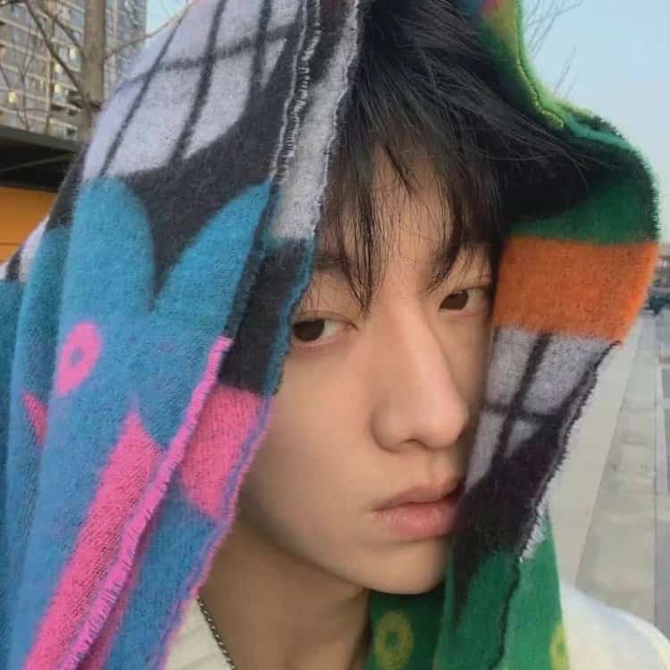 真人清冷氛围感男生头像 永久不换冷门男头 头像越怪本人越帅_24