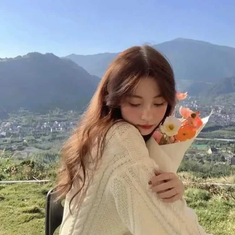 唯美绿色背景女孩微信头像 一路前行超好看的青绿色系女头_16