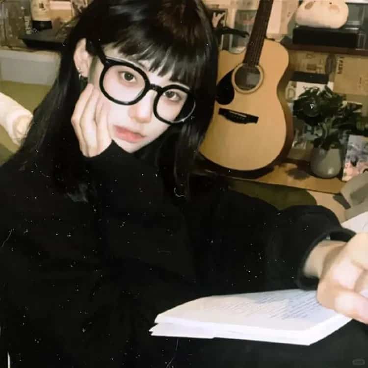 自然不刻意的表达热爱工作努力学习的微信女头_3