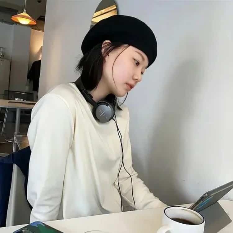 自然不刻意的表达热爱工作努力学习的微信女头_8