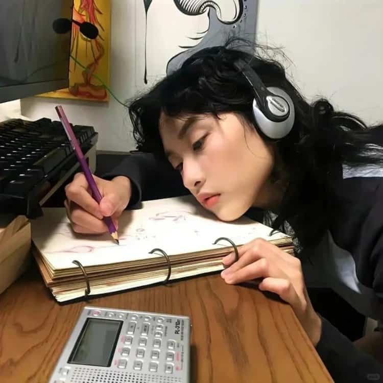 自然不刻意的表达热爱工作努力学习的微信女头_11