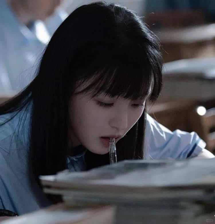 自然不刻意的表达热爱工作努力学习的微信女头_14