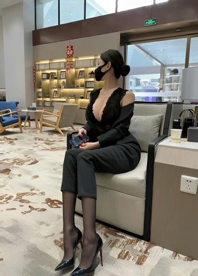 高铁商务座美女多吗？答案是多有图为证？_6