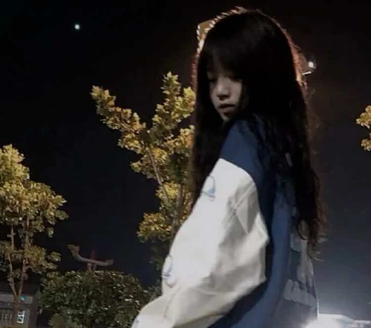 孤独氛围感emo微信头像 满是遗憾无奈的真人女生头像_1