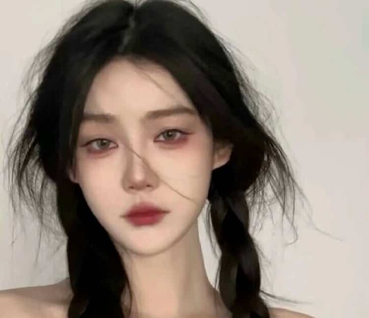孤独氛围感emo微信头像 满是遗憾无奈的真人女生头像_3