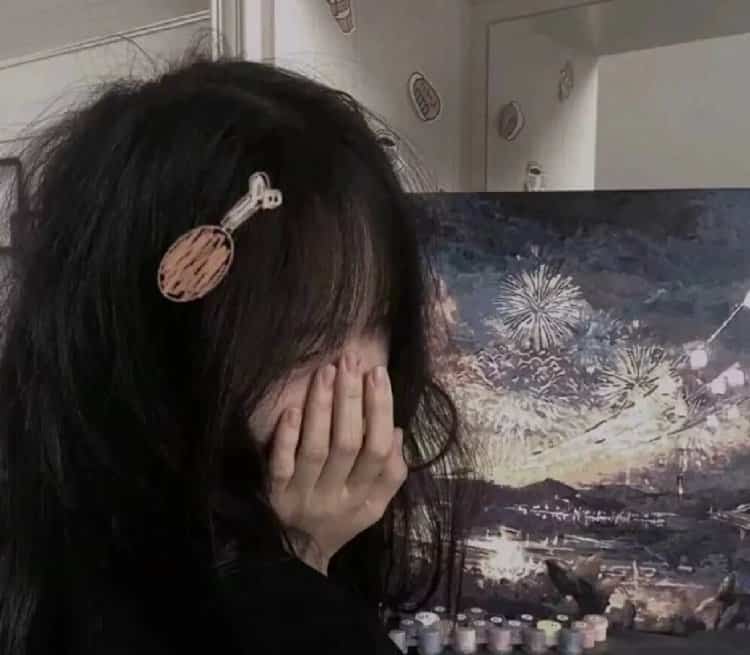 孤独氛围感emo微信头像 满是遗憾无奈的真人女生头像_17