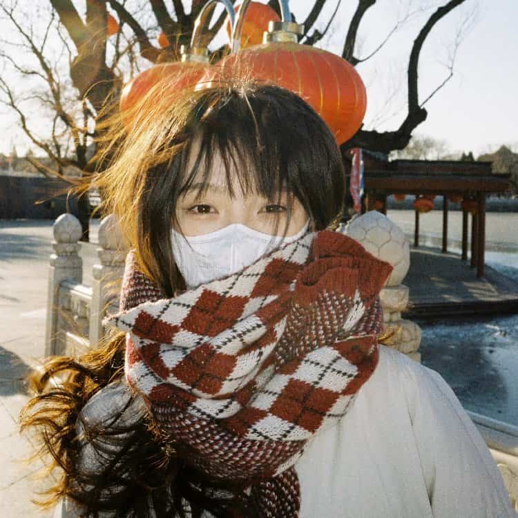 秋日清冷氛围感真人女生头像 文艺复古秋意渐浓微信头像_19