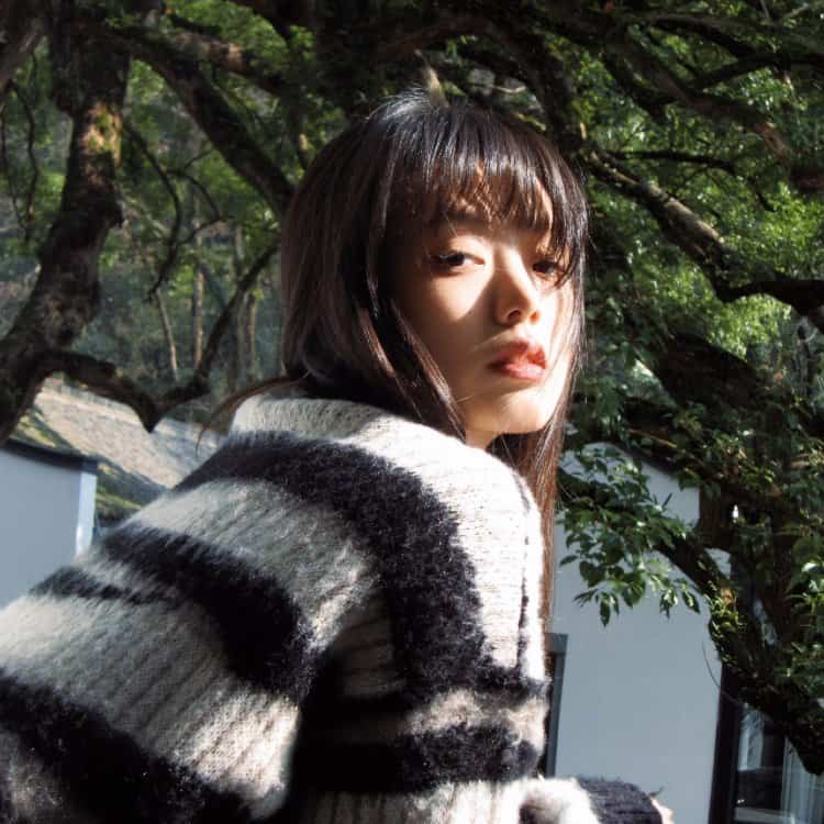 秋日清冷氛围感真人女生头像 文艺复古秋意渐浓微信头像_20