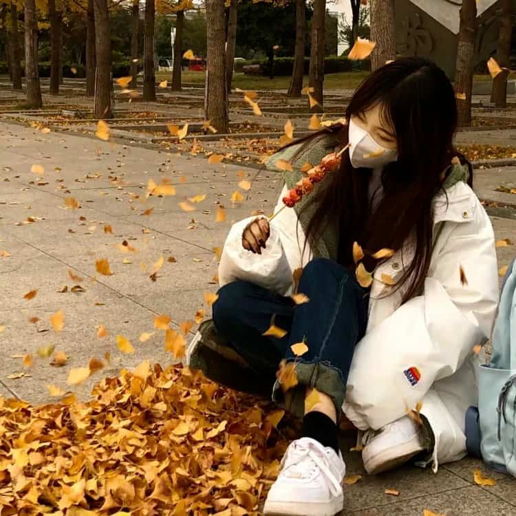 秋天落叶伤感女生头像 真人头像 适合秋天用的微信头像_6