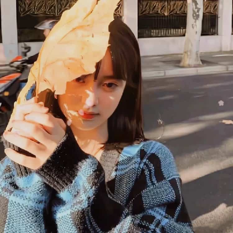 秋天落叶伤感女生头像 真人头像 适合秋天用的微信头像_9