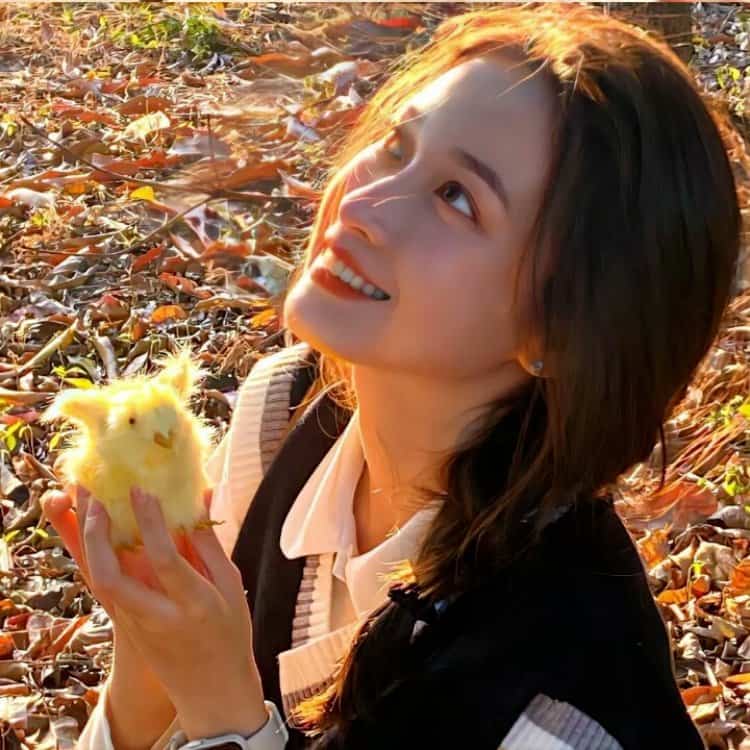 秋天落叶伤感女生头像 真人头像 适合秋天用的微信头像_17