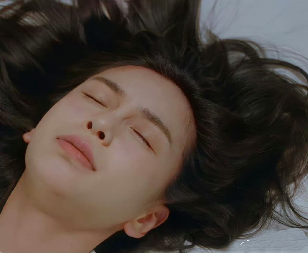 Angelababy翻白眼图片，这就是传说中的爽翻了_3