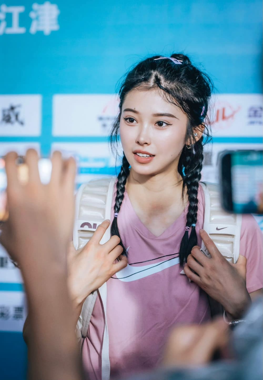 吴艳妮生活照图片,是个气质美女！_4