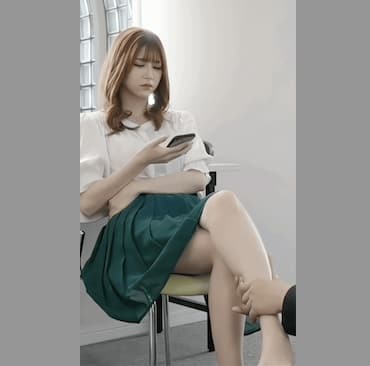 给美女女朋友揉腿按摩gif动态图
