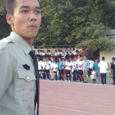 陈牧驰高中运动会寸头照片图片