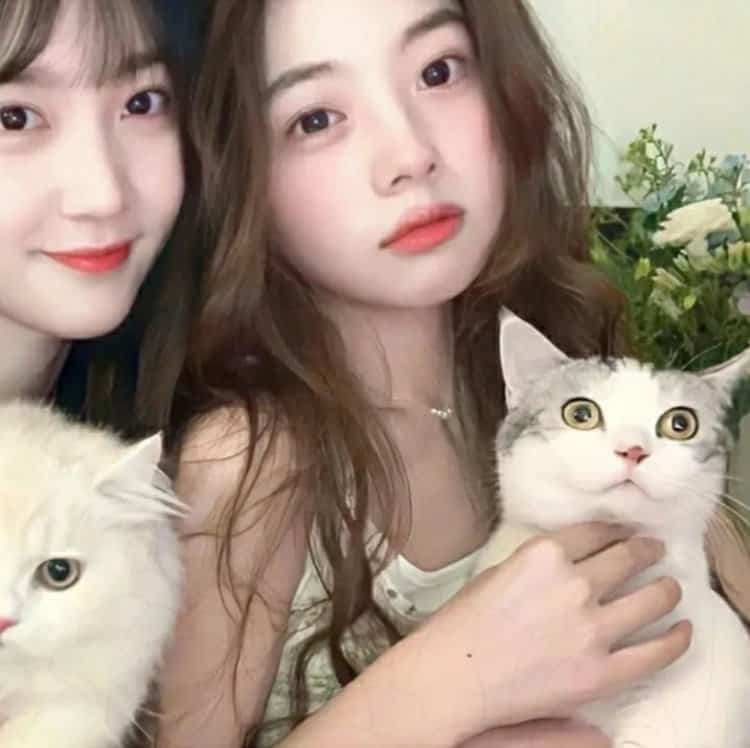 高级质感ins风双人闺蜜头像一人一张 女生真实照片微信头像_10