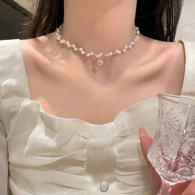 ins氛围感露锁骨女生真实照片微信头像 冷艳个性锁骨控御姐女头_16