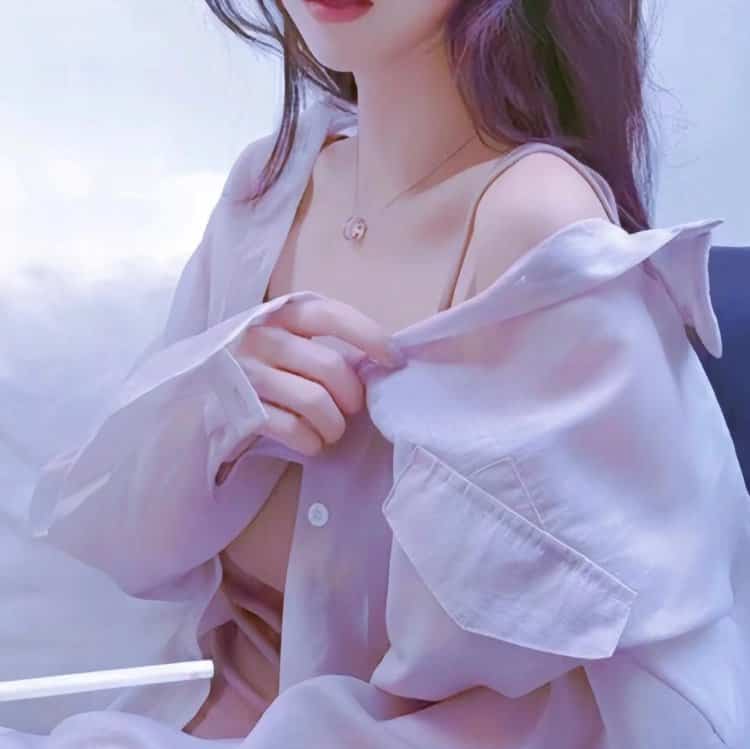 ins氛围感露锁骨女生真实照片微信头像 冷艳个性锁骨控御姐女头_23