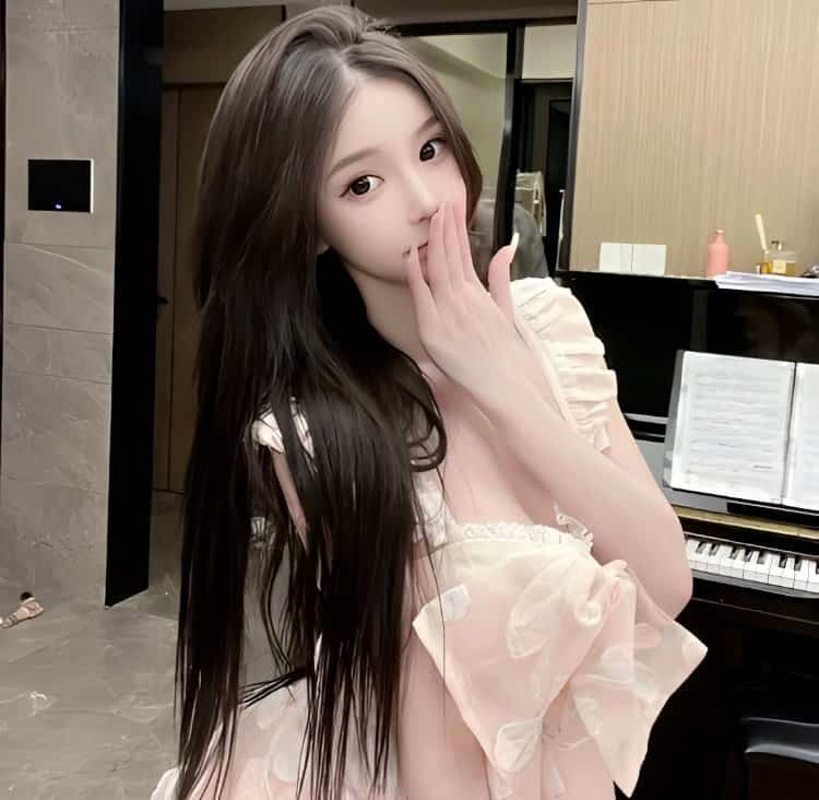 黑色长发纯欲女生微信头像 惊艳萝莉风又欲又撩的真人女头_3