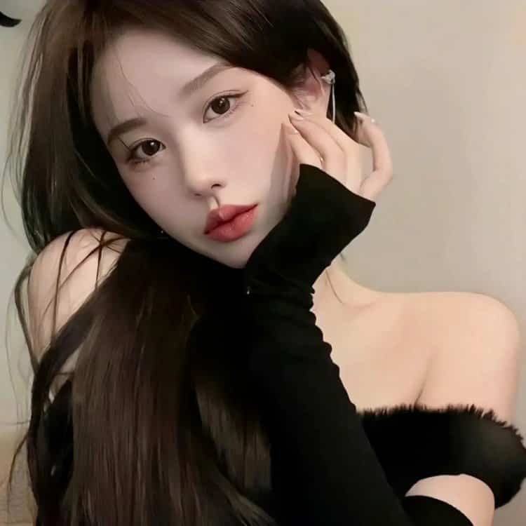 黑色长发纯欲女生微信头像 惊艳萝莉风又欲又撩的真人女头_13