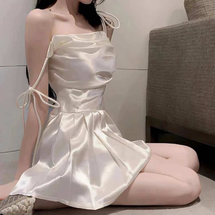 黑色长发纯欲女生微信头像 惊艳萝莉风又欲又撩的真人女头_15