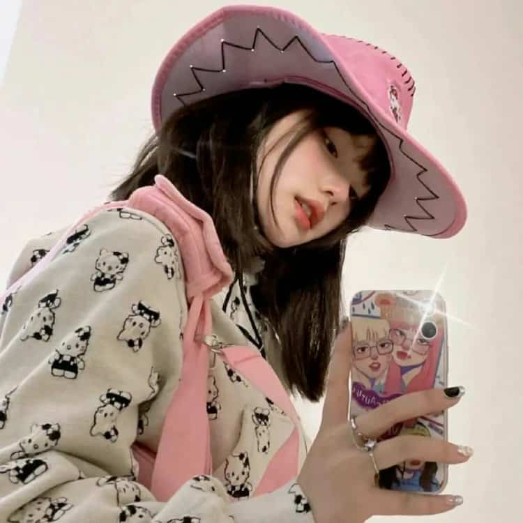 黑色长发纯欲女生微信头像 惊艳萝莉风又欲又撩的真人女头_18