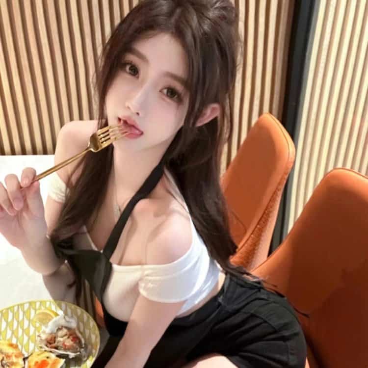 可爱女孩吐舌头真人微信头像 小姐姐吐舌头头像_3