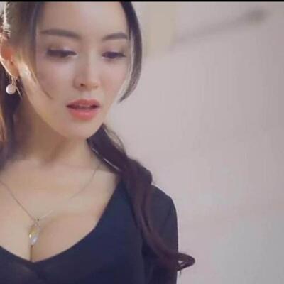 《绝色美人之一莲幽梦》喘气二分三十秒戴好耳机