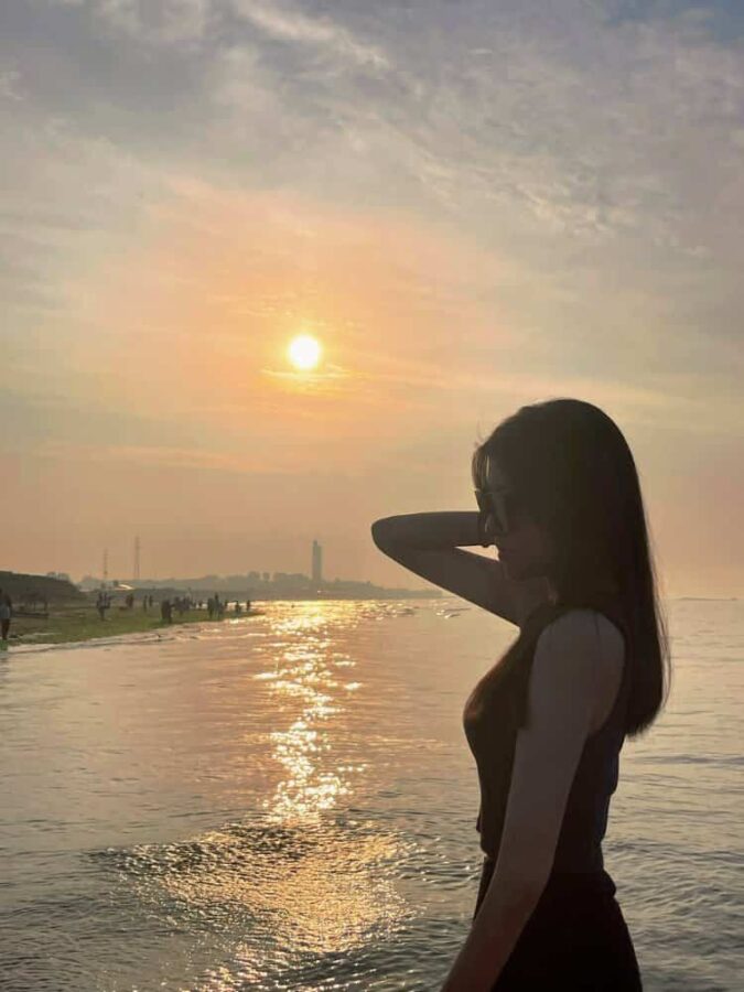 海边沙滩画爱心真实女生背影头像 温柔氛围感唯美微信头像_4
