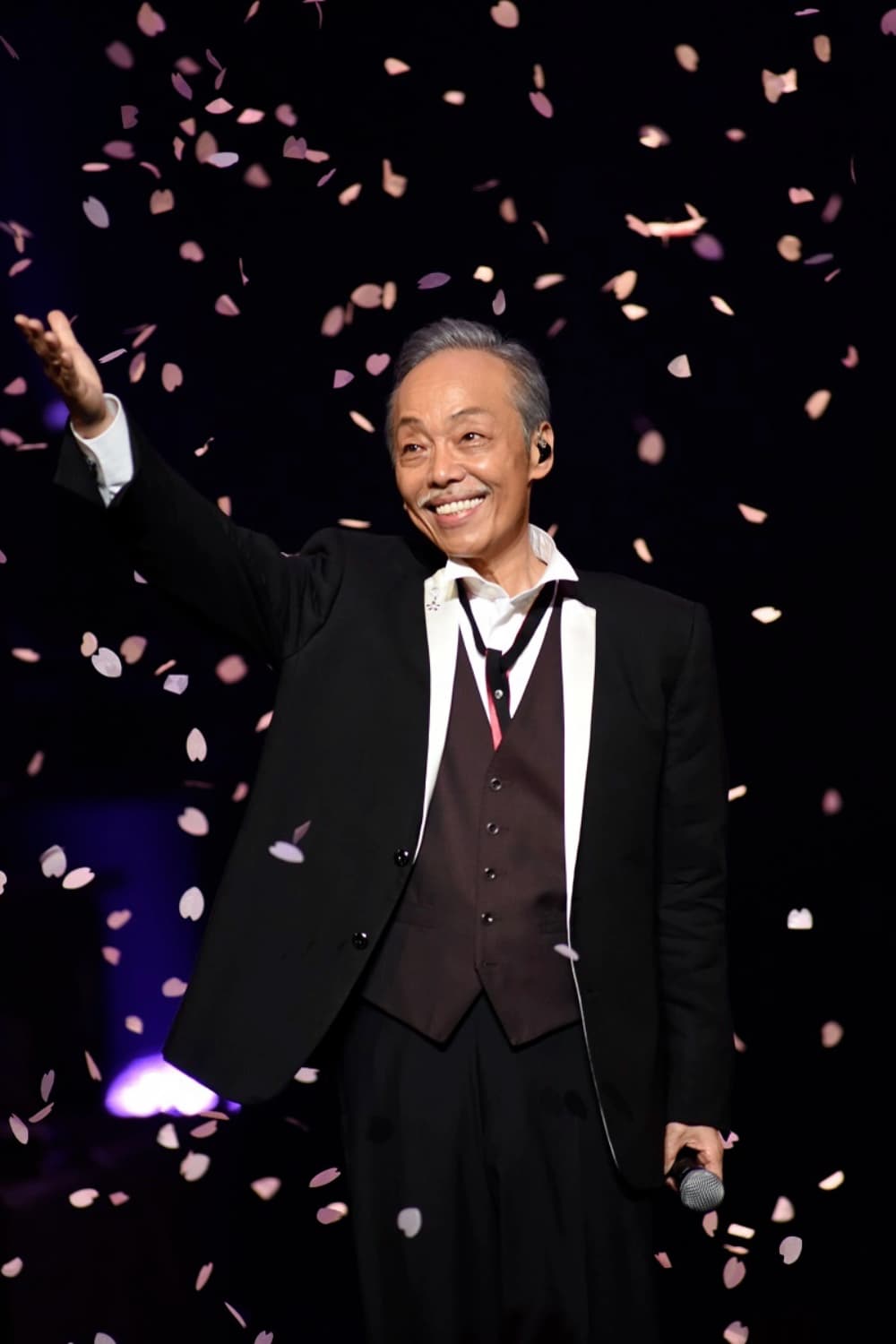 日本著名歌手谷村新司去世