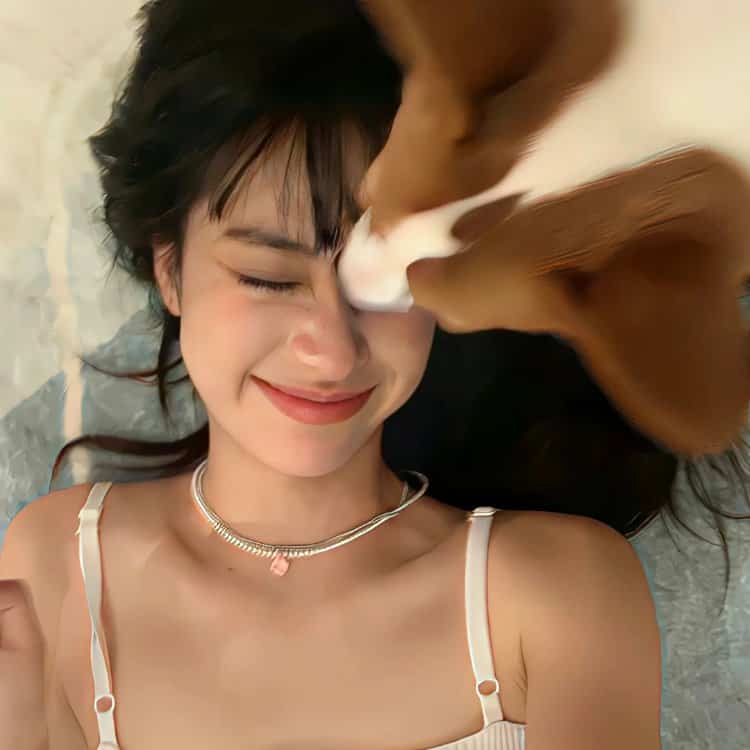美女和狗狗可爱合照微信头像 宠物系列女头_1