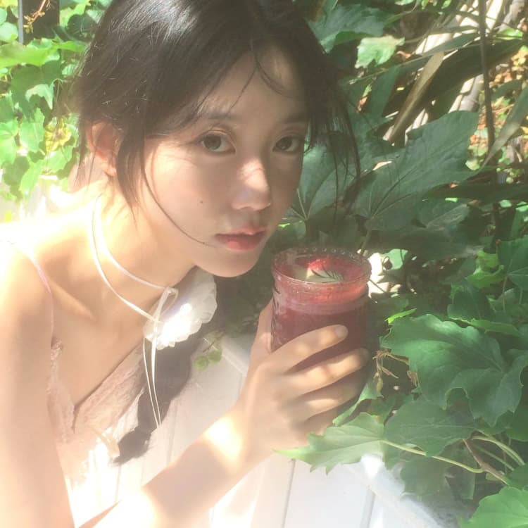 温柔干净且惊艳的头像女，温柔到爆的神仙头像女_6